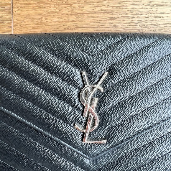 YSL CASSANDRE MATELASSÉ CHAIN WALLET IN GRAIN DE POUDRE EMBOSSED LEATHER - Picture 6 of 8